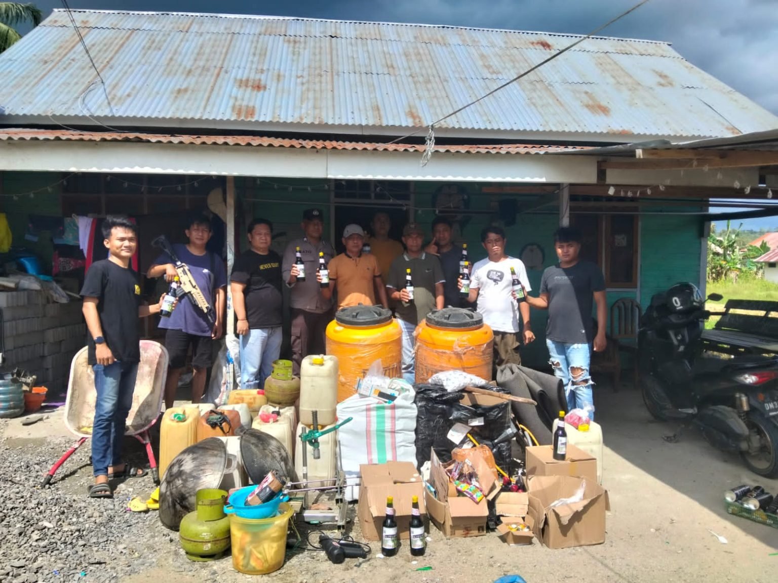 Polres Boalemo Gerebek Pabrik Miras Oplosan Berkedok Produk Kemasan/Hibata.id