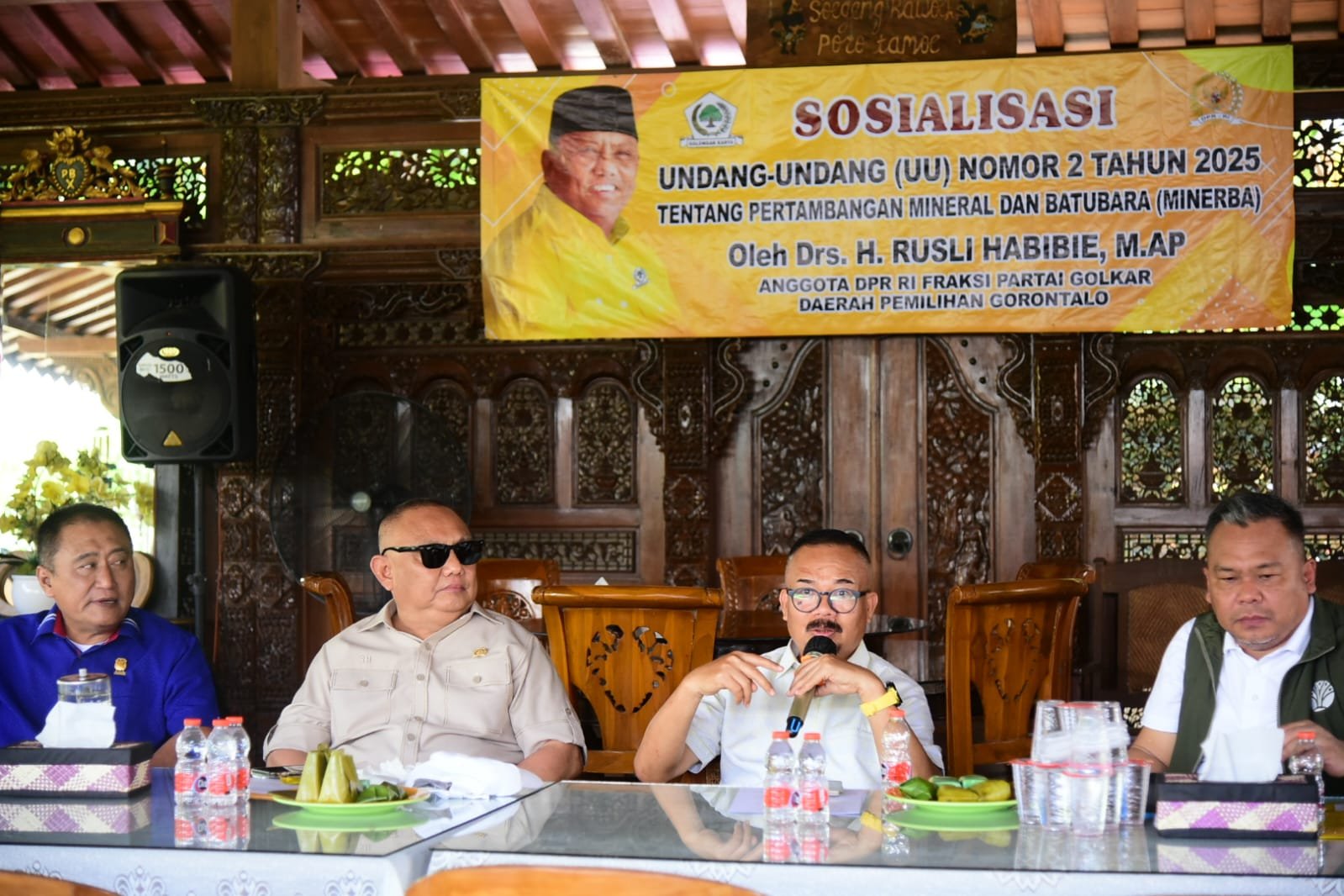 Ketua DPRD Provinsi Gorontalo, Idrus M.T Mopili, melontarkan kritik tajam terhadap kebijakan zonasi pertambangan/Hibata.id