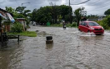 Tips Aman Melintasi Jalan Banjir di Gorontalo Saat Cuaca Ekstrem