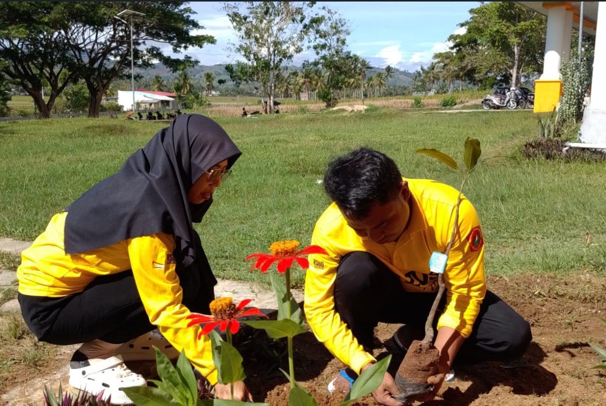RSUD ZUS Gorontalo Utara menggelar penanaman pohon dan aksi bersih lingkungan untuk mendukung program Agro Mopomulo serta gerakan One Man Ten Trees/Hibata.id