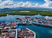 Kampung Torosiaje di Pohuwato, Gorontalo menawarkan pengalaman wisata unik di kampung terapung Suku Bajo dengan panorama laut, mangrove, dan penginapan terjangkau. (Foto: Arfandi/Hibata.id)
