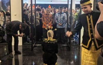 Tari Mojoke, tarian tradisional khas Bintauna, Kabupaten Bolaang Mongondow Utara (Bolmut), tampil memukau saat menyambut Menteri Kebudayaan Republik Indonesia dalam peresmian Museum Daerah Sulawesi Utara/Hibata.id