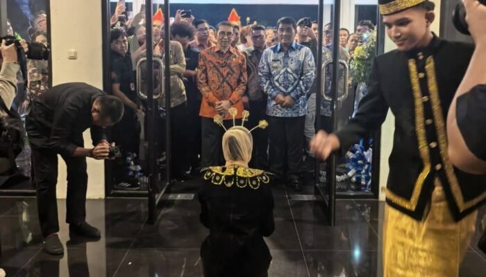 Tari Mojoke dari Bolmut Curi Perhatian Menteri Kebudayaan RI Saat Peresmian Museum