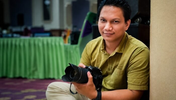 Vis a Vis AI—Manusia yang Memanfaatkan Mesin, Bukan Sebaliknya