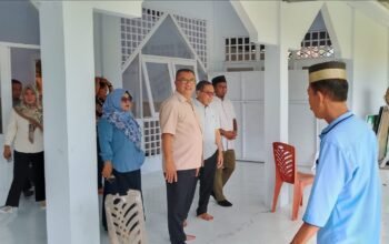 Komisi IV DPRD Provinsi Gorontalo memantau penyaluran bantuan hibah Pemprov Gorontalo untuk Masjid Darud Dakwa di Kecamatan Kwandang, Gorontalo Utara/Hibata.id