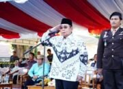 Wali Kota Gorontalo, Adhan Dambea, memimpin upacara peringatan Hari Pendidikan Nasional 2026 di Lapangan Taruna Remaja, Sabtu, 2 Mei 2026. (Foto: Humas Pemkot Gorontalo)