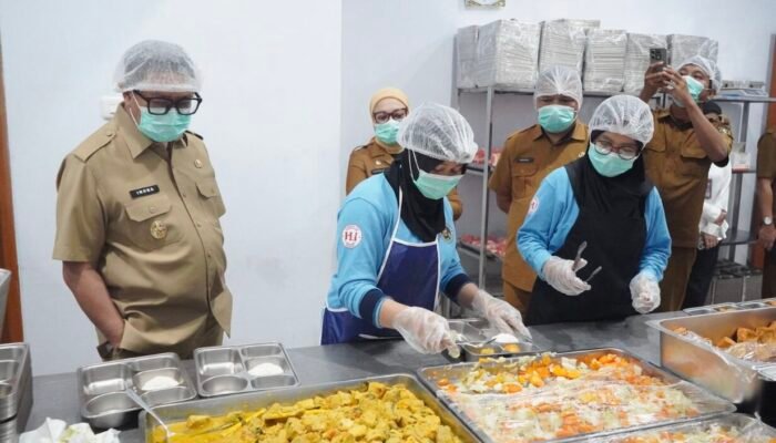 Sidak Subuh, Indra Gobel Temukan Ada Aroma Bau Limbah di Dapur MBG