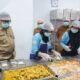 Wakil Wali Kota Gorontalo, Indra Gobel, melakukan inspeksi mendadak (sidak) ke tiga dapur program Makan Bergizi Gratis (MBG) pada Senin, 4 Mei 2026, sejak pukul 05.58 Wita. (Foto: Humas Pemkot Gorontalo)