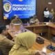 Wali Kota Gorontalo, Adhan Dambea saat memberikan arahkan di rapat koordinasi bersama pimpinan organisasi perangkat daerah (OPD) di Ruang Pola Kantor Wali Kota, Senin, 4 Mei 2026. (Foto: Humas Pemkot Gorontalo)