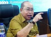 Wali Kota Gorontalo, Adhan Dambea saat memberikan arahan di rapat koordinasi bersama OPD se-Kota Gorontalo, Senin, 4 Mei 2026. (Foto: Humas Pemkot Gorontalo)