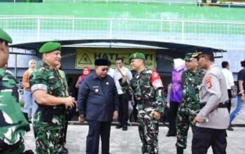 Wali Kota Gorontalo Adhan Dambea melakukan peninjauan langsung ke sejumlah fasilitas di Stadion Gelanggang Olahraga Kota Gorontalo pada Jumat (8/5/2026). (Foto: Humas Pemkot Gorontalo)