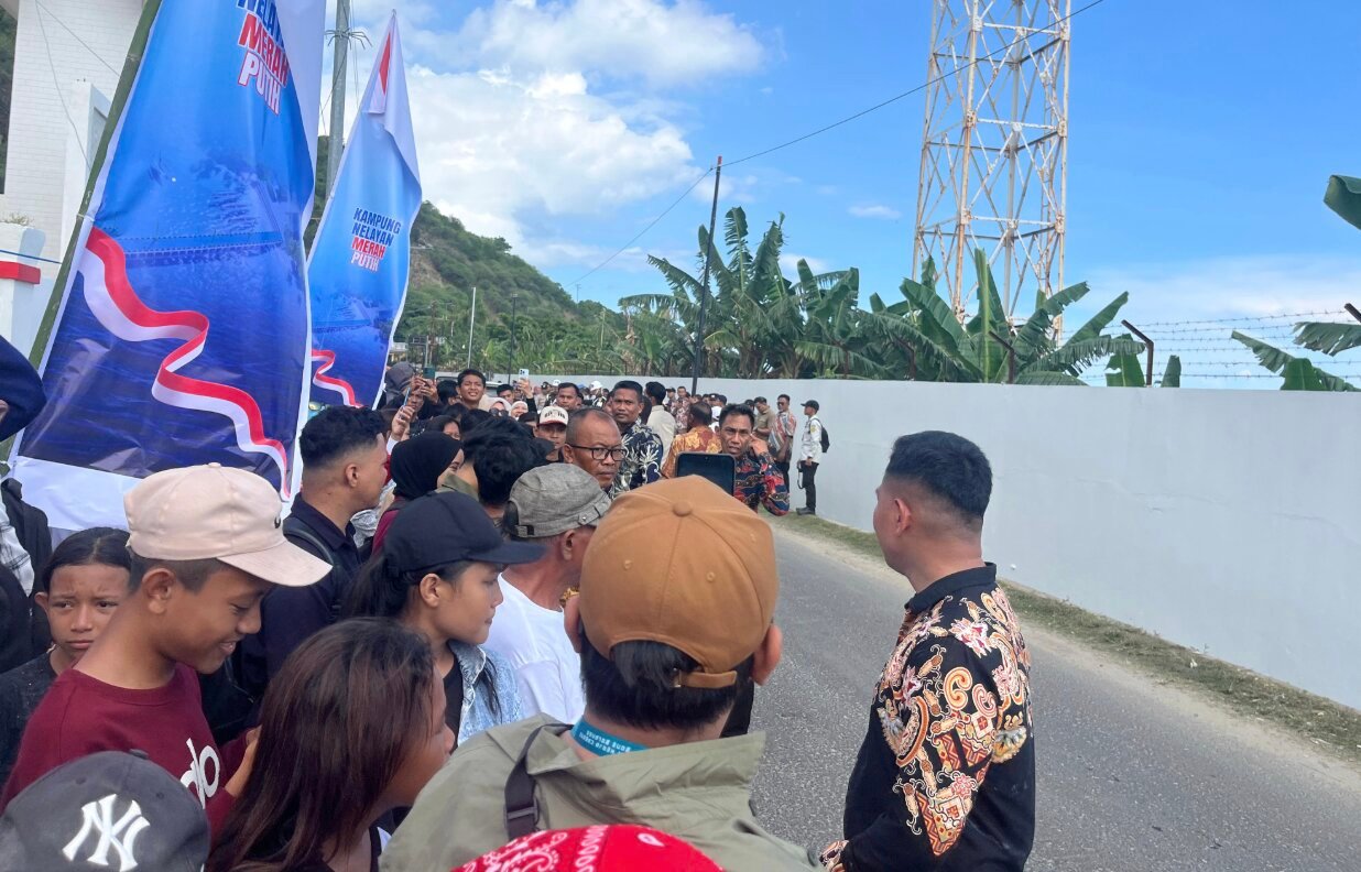 Ratusan warga bersama Komunitas Nelayan Modern Pesisir (KNMP) memadati kawasan pesisir Kelurahan Leato Selatan, Kota Gorontalo, Sabtu (9/5/2026). (Foto: Humas Pemkot Gorontalo)