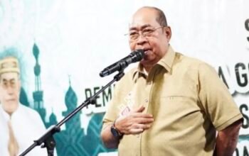 Wali Kota Gorontalo, Adhan Dambea saat menghadiri silaturahmi bersama warga Kelurahan Pulubala, Kecamatan Kota Tengah, Ahad, 10 Mei 2026. (Foto: Humas Pemkot Gorontalo)