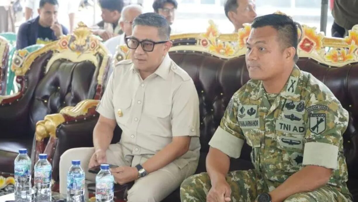Wakil Wali Kota Gorontalo, Indra Gobel, mengikuti peresmian operasional 1.061 Koperasi Desa/Kelurahan Merah Putih yang dipimpin langsung Presiden Republik Indonesia, Prabowo Subianto, secara virtual dari Gerai Koperasi Merah Putih di Kelurahan Pulubala, Sabtu, 16 Mei 2026. (Foto: Humas Pemkot Gorontalo)