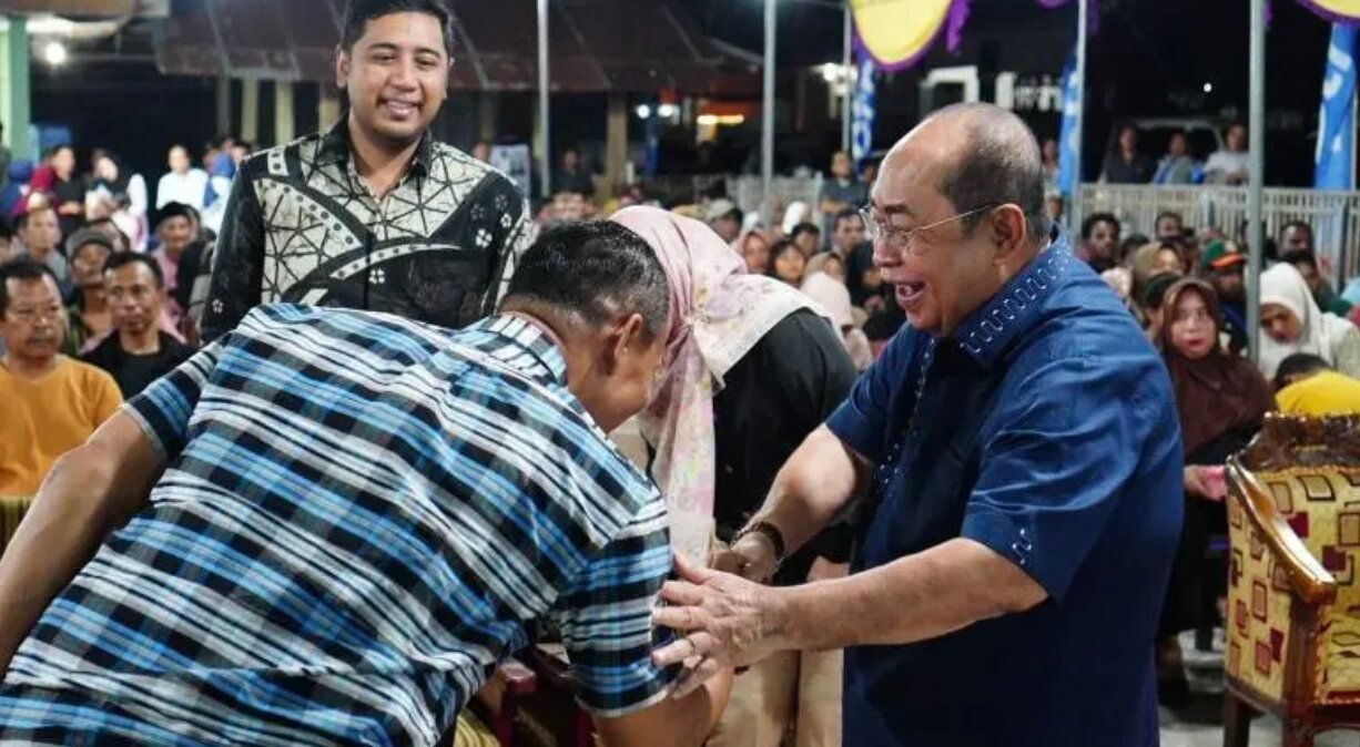 Wali Kota Gorontalo, Adhan Dambea dalam kegiatan silaturahmi bersama warga Kelurahan Wongkaditi Barat, Senin, 18 Mei 2026. (Foto: Humas Pemkot Gorontalo)