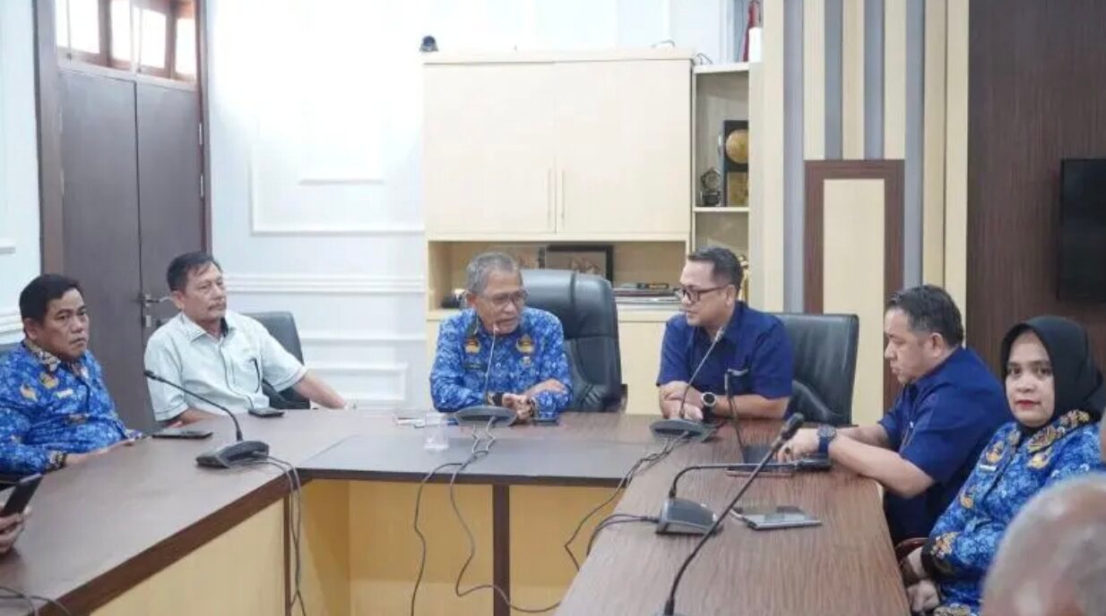Pemerintah Kota Gorontalo bersama BPJS Kesehatan menggelar Forum Komunikasi dan Kemitraan dengan Pemangku Kepentingan Utama di ruang kerja Sekretaris Daerah Kota Gorontalo, Kamis (21/05/2026). (Foto: Humas Pemkot Gorontalo)