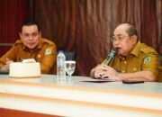 Wali Kota Gorontalo Adhan Dambea saat rapat evaluasi Pemerintah Kota Gorontalo  (Foto: Humas Pemkot Gorontalo)