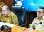 Wali Kota Gorontalo Adhan Dambea saat dalam rapat koordinasi dan evaluasi (Rakorev) penyelenggaraan pemerintahan, pembangunan, dan kemasyarakatan, Senin, 25 Mei 2026,  (Foto: Humas Pemkot Gorontalo)