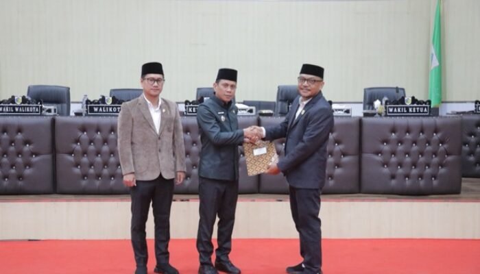 DPRD “Sentil” Kinerja Pemkot, Wali Kota Kotamobagu Janji Tindak Lanjut Rekomendasi LKPJ 2025