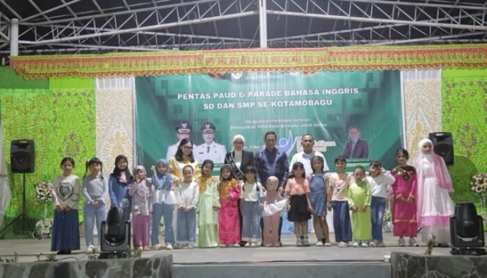 Anak-Anak Kotamobagu Unjuk Bakat Bahasa Inggris di Hardiknas, Wali Kota: Ini Tanda Pendidikan Makin Maju