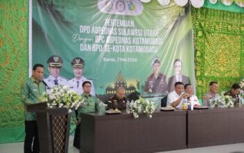 Wali Kota Kotamobagu Weny Gaib bersama Wakil Wali Kota Rendy Virgiawan Mangkat menerima kunjungan kerja Kepala Kejaksaan Tinggi Sulawesi Utara Jacob Hendrik Pattipeilohy di Kota Kotamobagu, Kamis (7/5/2026). (Foto: Humas Pemkot Kotamobagu)