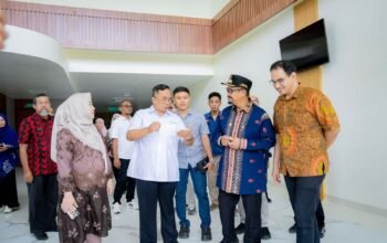 Direktur Jenderal Kesehatan Lanjutan Kementerian Kesehatan RI meninjau kesiapan operasional RSUD Buton Tengah untuk memastikan layanan kesehatan berjalan optimal dan sesuai standar nasional/Hibata.id