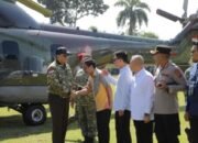 Wali Kota Kotamobagu Weny Gaib, Wakil Wali Kota Rendy Virgiawan Mangkat saat menyambut Menteri Pertahanan RI Sjafrie Sjamsoeddin tiba menggunakan helikopter dalam rangka kunjungan kerja di Kota Kotamobagu. (Foto: Humas Pemkot Kotamobagu)