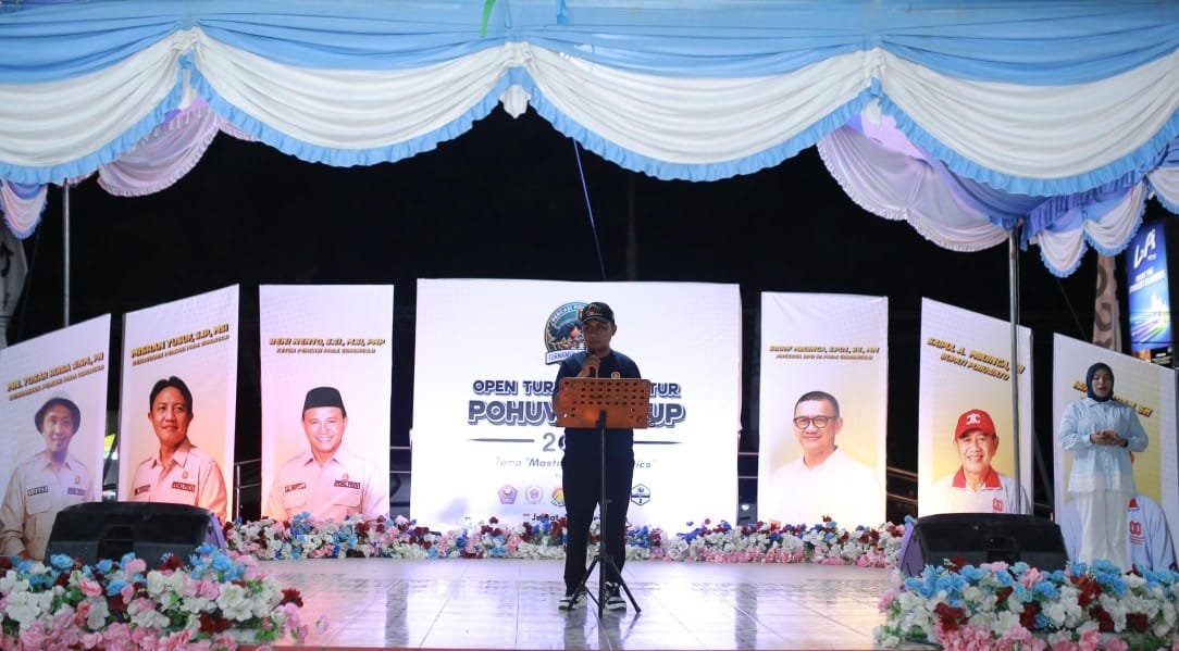 Turnamen Catur Pohuwato Cup 2026 resmi dibuka di Pantai Pohon Cinta, Kabupaten Pohuwato. Sebanyak 176 pecatur dari berbagai daerah ikut bersaing memperebutkan hadiah Rp60 juta/Hibata.id