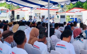 Ratusan nelayan di Kelurahan Leato, Kota Gorontalo, menyambut kunjungan Presiden Prabowo Subianto/Hibata.id