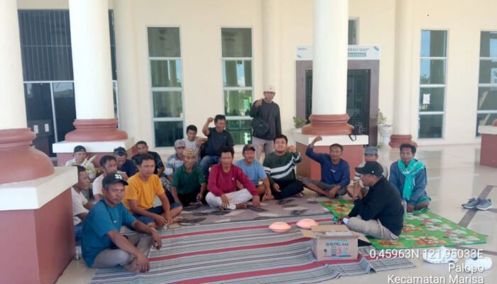 Hari Ketiga, Penambang Tradisional Pohuwato Masih Menginap di Kantor Bupati