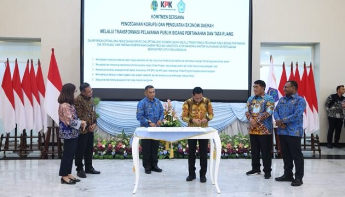 Wali Kota Weny Gaib Teken Komitmen Antikorupsi Bersama KPK
