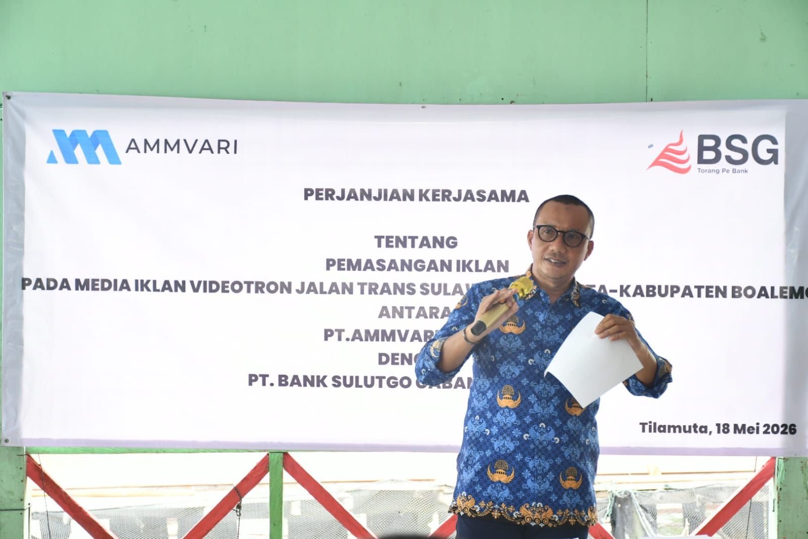 Wakil Bupati Boalemo Lahmuddin Hambali menghadiri penandatanganan Perjanjian Kerja Sama (PKS) layanan videotron antara Bank SulutGo Cabang Tilamuta dan PT Ammvari Solusi di Rumah Makan Sahabat Tilamuta/Hibata.id