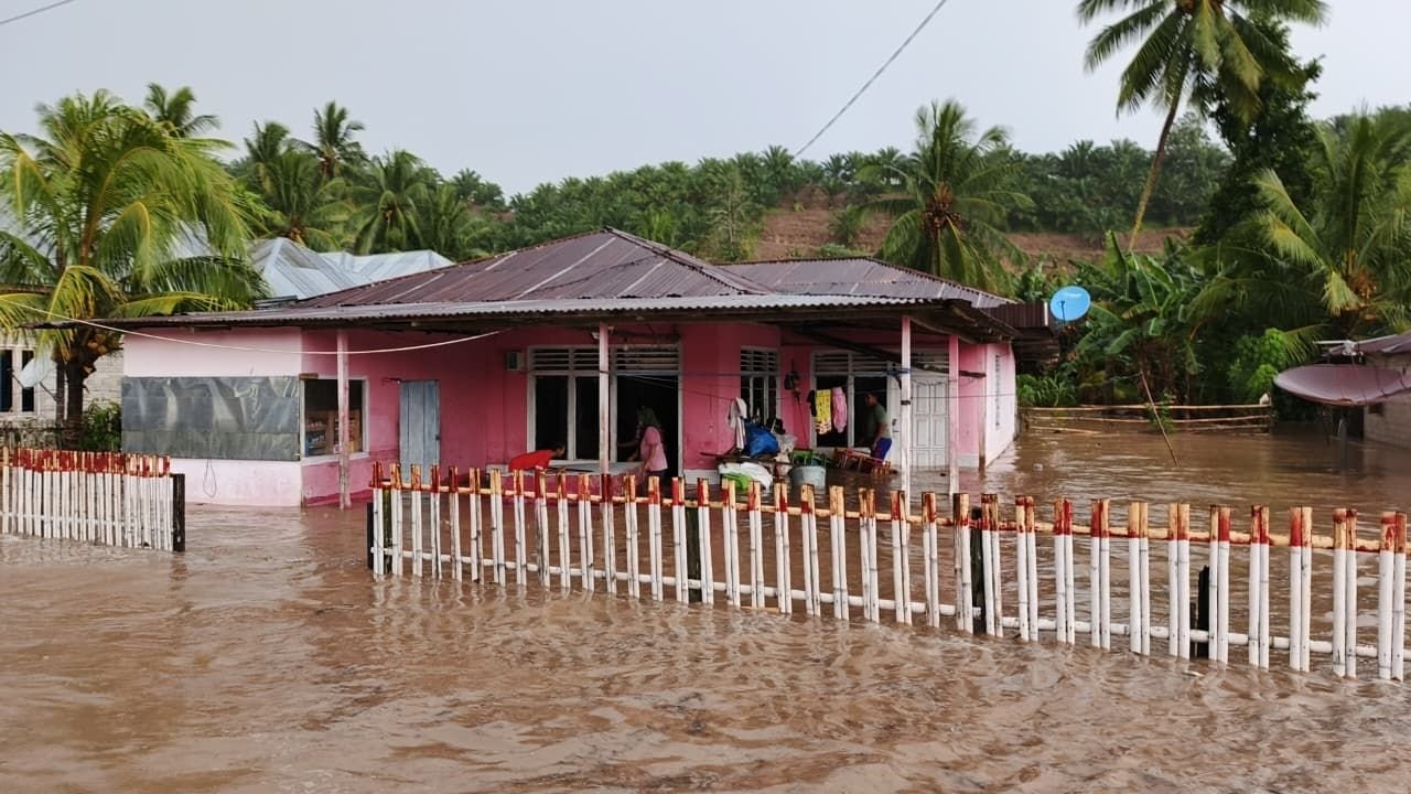 Pemkab Gorontalo menyiapkan solusi permanen untuk mengatasi banjir berulang di Desa Olimohulo/Hibata.id