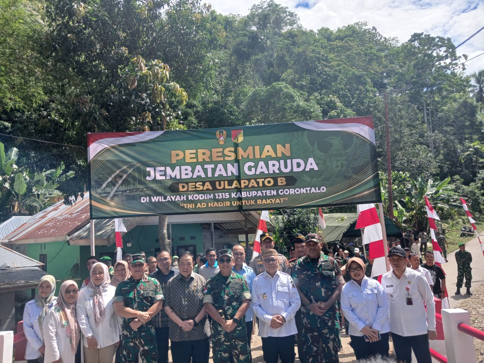 Pangdam XIII/Merdeka Mayjen TNI Mirza Agus meresmikan Jembatan Garuda di Kabupaten Gorontalo untuk memperkuat akses warga, mendukung mobilitas, dan mendorong pertumbuhan ekonomi daerah/Hibata.id
