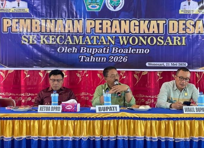 Bupati Boalemo Rum Pagau menegaskan aparat desa sebagai motor penggerak program pemerintah. Kepala desa diminta profesional, menjaga etika, dan mengutamakan pelayanan masyarakat/Hibata.id