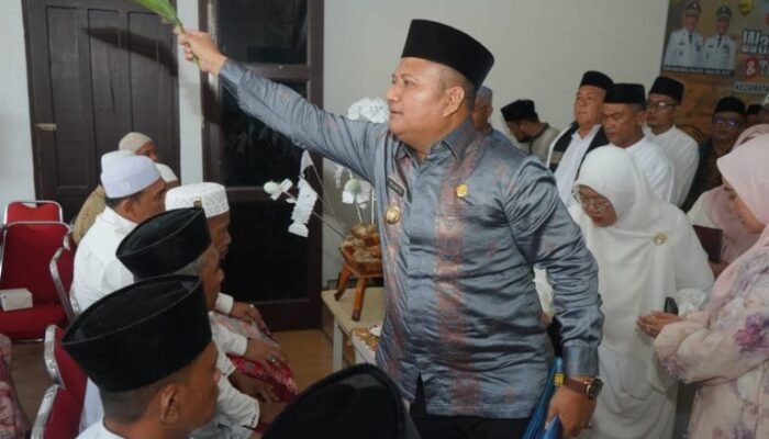 26 Calon Haji Asahan Dilepas di PT Socfindo, Wakil Bupati Pesan Jaga Kesehatan