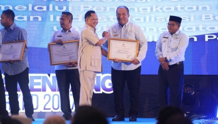 Bupati Asahan Terima Penghargaan Mendagri di Musrenbang Sumut 2027