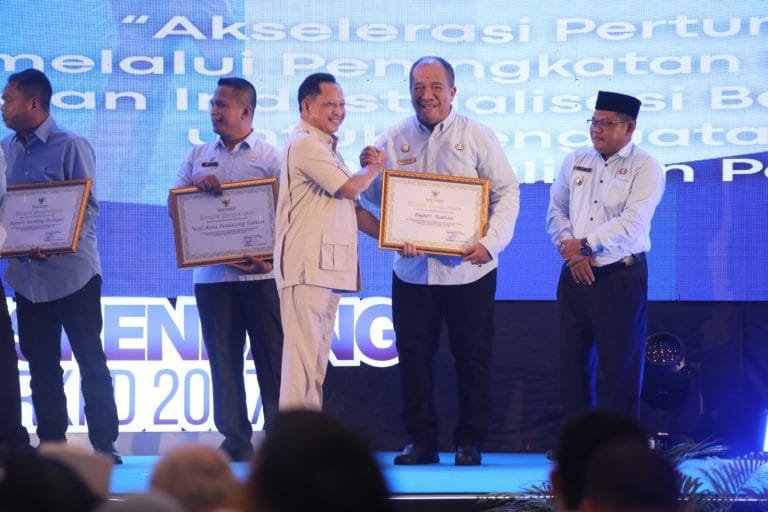 Bupati Asahan Terima Penghargaan Mendagri di Musrenbang Sumut 2027 atas Bantuan Pascabencana untuk Bireuen/Hibata.id