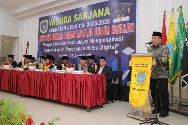Bupati Asahan Taufik Zainal Abidin Siregar menghadiri wisuda 110 sarjana IAIDU Asahan di Kisaran dan menyatakan dukungan pengembangan kampus menuju universitas/Hibata.id