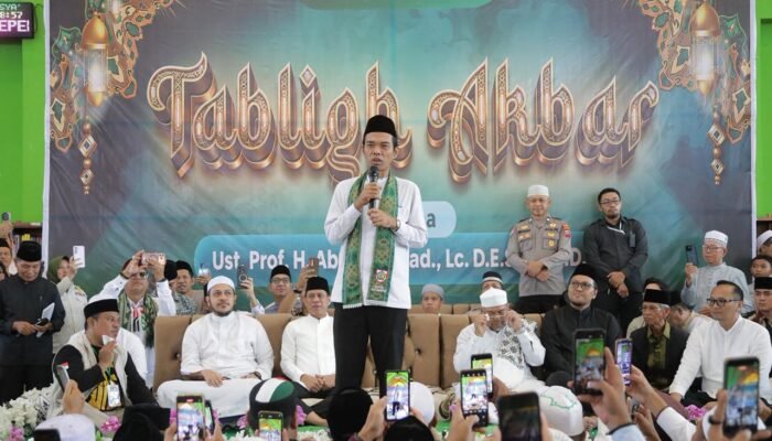 UAS Hadiri Tabligh Akbar di Kotamobagu, Ribuan Jemaah Padati Masjid Agung