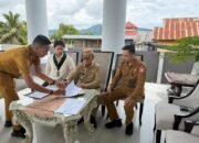 Pemerintah Kabupaten Bone Bolango menyerahkan dukungan anggaran kepada HMI Cabang Bone Bolango sebagai upaya memperkuat pembinaan generasi muda dan pengembangan sumber daya manusia di daerah/Hibata.id