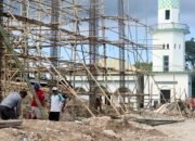 Warga Tongano Raya Gotong Royong Bangun Masjid Al Hikmah di Wakatobi/Hibata.id