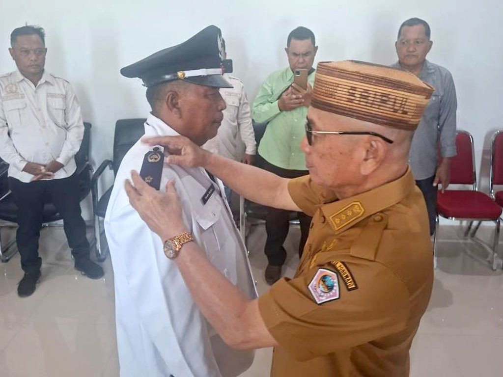Pemerintah Kabupaten Pohuwato menunjuk Tahir Ibura sebagai Penjabat (Pj) Kepala Desa Buhu Jaya, Kecamatan Paguat/Hibata.id