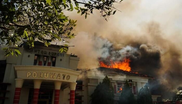 Aksi May Day di Pohuwato, Ketua DPRD Terbayang Kantor Bupati Dibakar