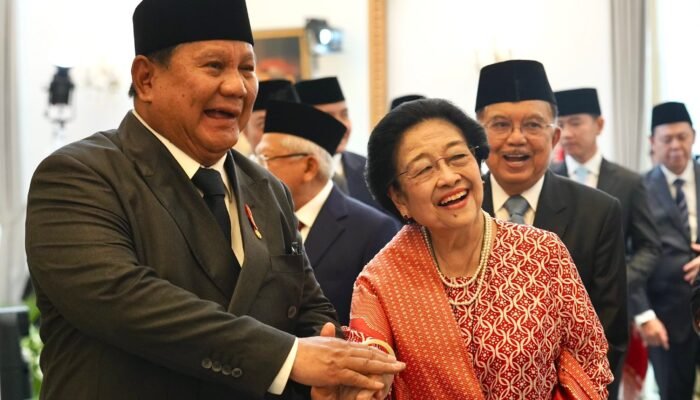 Momen Prabowo Gandeng Megawati Jadi Simbol Kebersamaan Elite Politik