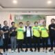 Ketua PSSI Kabupaten Bone Bolango, Zainudin Pedro Bau bersama peserta Pendidikan dan Pelatihan (Diklat) Wasit Lisensi C3 Nasional/Hibata.id