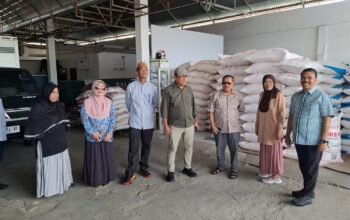 DPRD Provinsi Gorontalo memastikan stok pupuk bersubsidi di Bone Bolango masih aman setelah melakukan inspeksi ke distributor di Kecamatan Kabila/Hibata.id