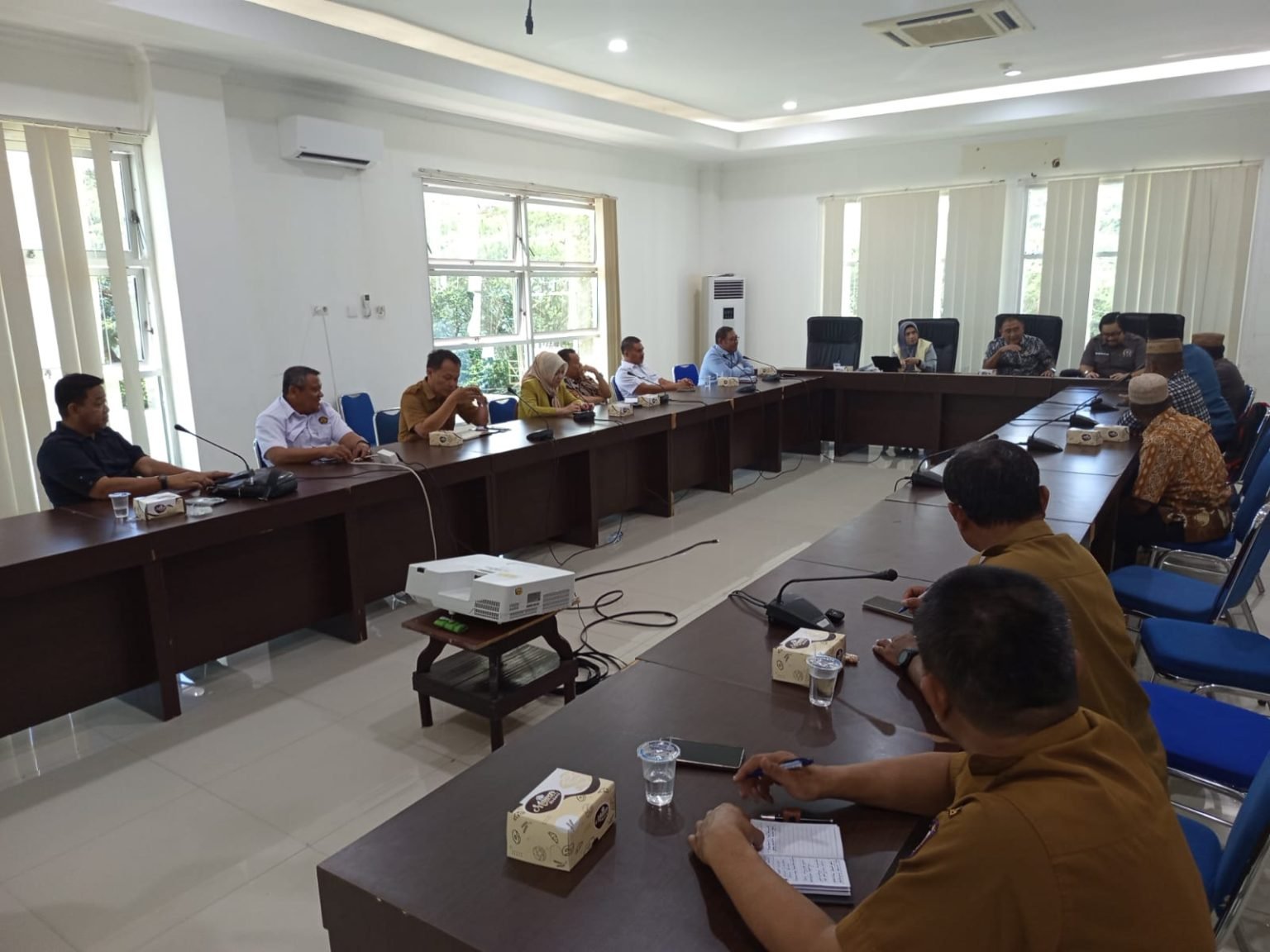 DPRD Provinsi Gorontalo meminta aparat menindaklanjuti dugaan aktivitas PETI di Dusun III Sambati, Boalemo. DPRD mendorong pengusutan pelaku utama dan pendana tambang ilegal serta perlindungan lingkungan/Hibata.id
