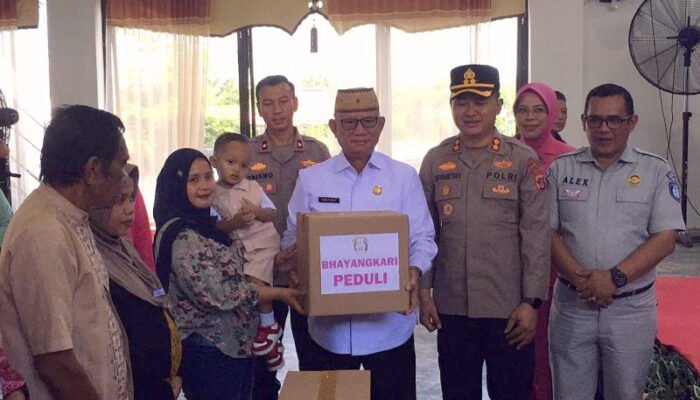 Bhayangkari dan Pemkab Bone Bolango Hadirkan Layanan Sosial
