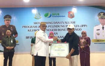 Desa Botutonuo Raih Penghargaan Terbaik I Program BPJS Ketenagakerjaan